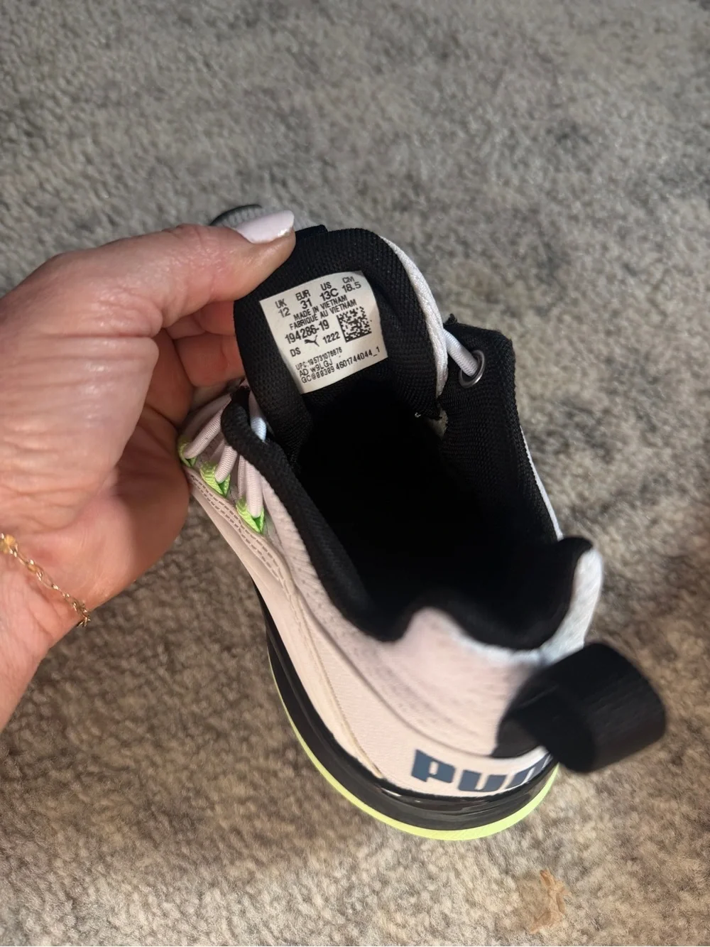PUMA Kids Axelion Sneakers White Black Green Size 12C